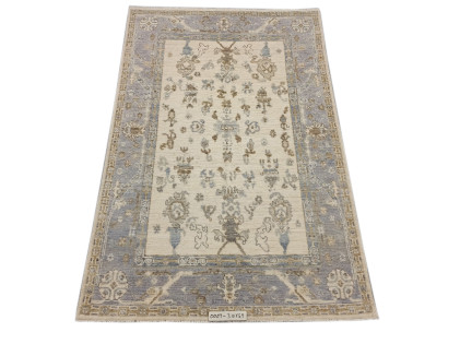 Handmade Ushak Rug 3.10 x 5.9 Ft