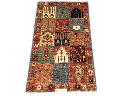 Turkmen Bakhtiari Rug 2.11 x 4.10 Ft